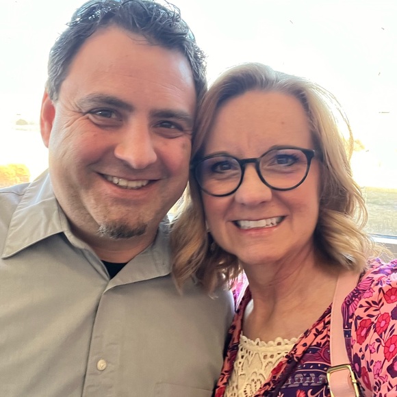 COPY - Meet your Posher, Dannah - Picture 3 of 9